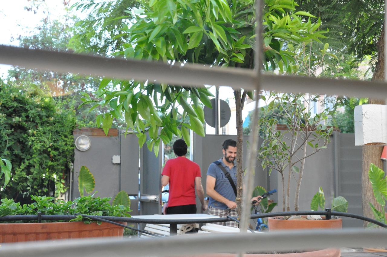 Lemon Garden Hostel Sevilla Exterior photo