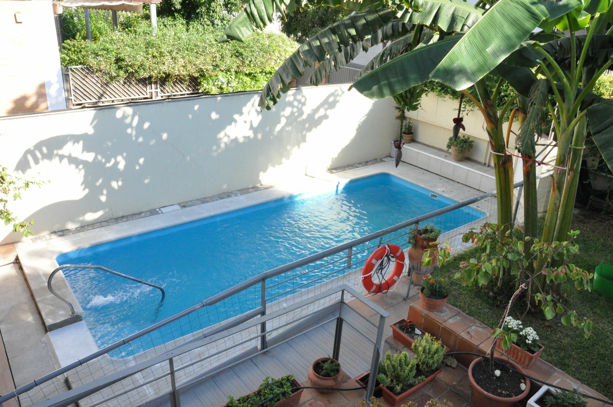Lemon Garden Hostel Sevilla Exterior photo